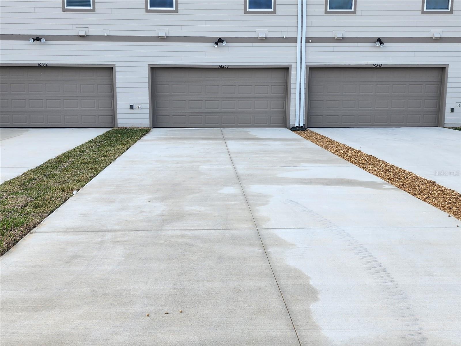 Image 23 of 24 For 16258 Merry Alley