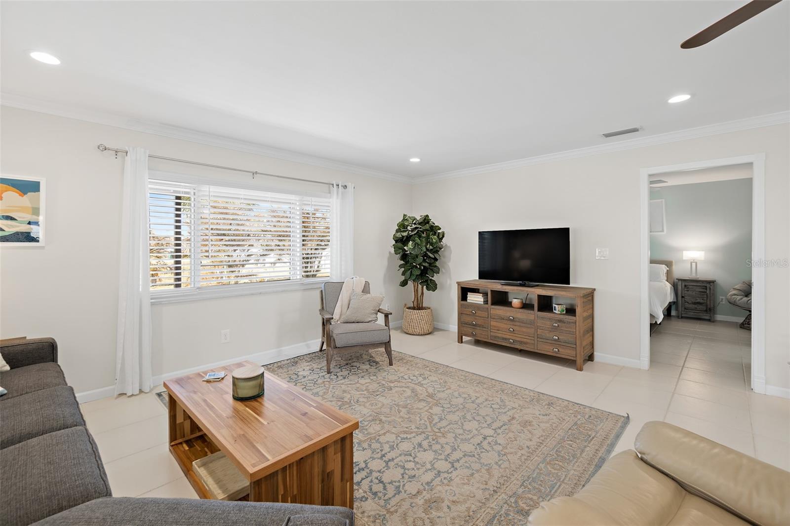 Image 14 of 43 For 118 Skyline Circle