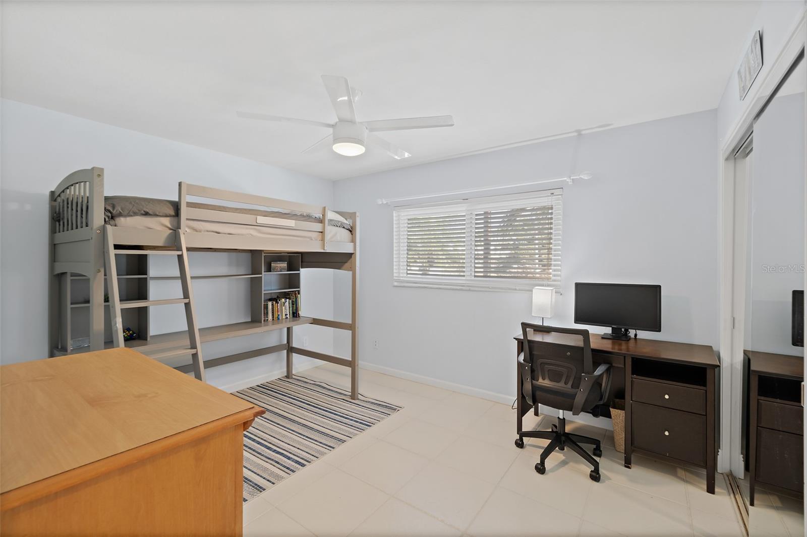 Image 16 of 43 For 118 Skyline Circle