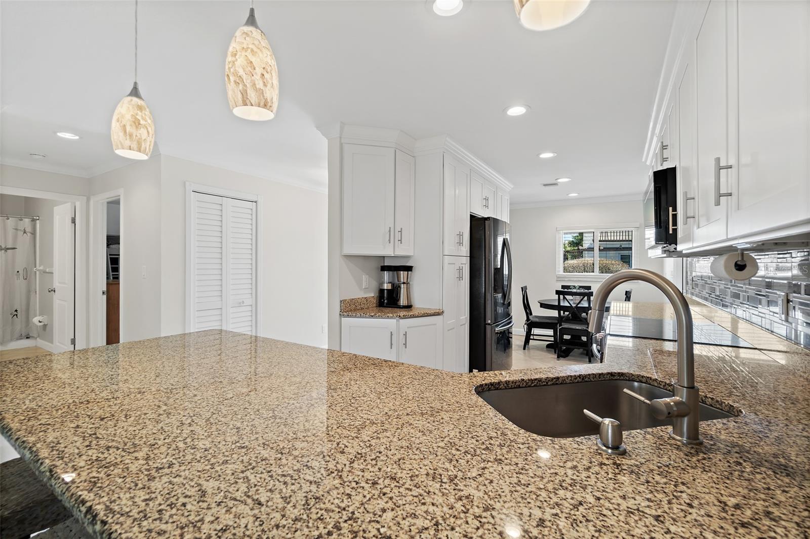 Image 31 of 43 For 118 Skyline Circle