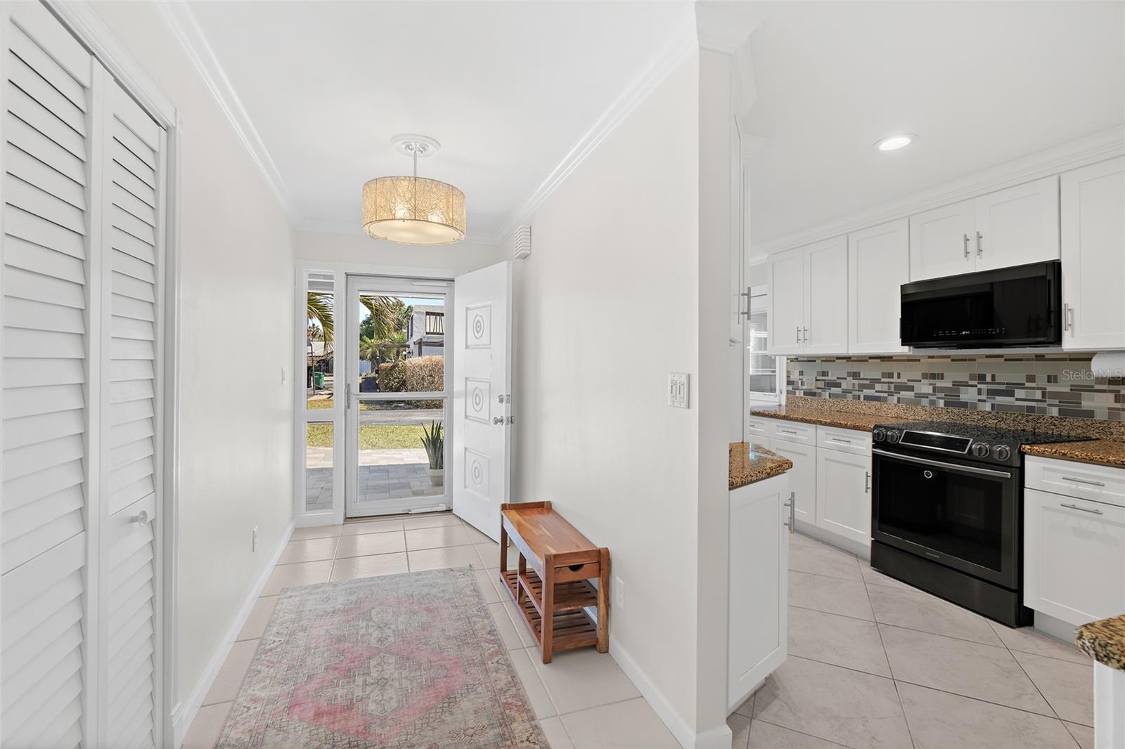 Image 36 of 43 For 118 Skyline Circle