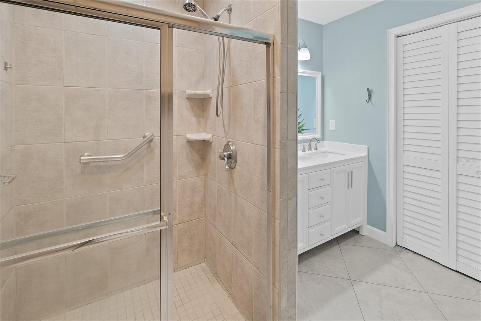 Image 39 of 43 For 118 Skyline Circle