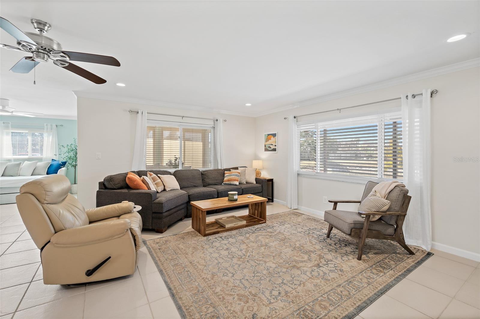 Image 4 of 43 For 118 Skyline Circle