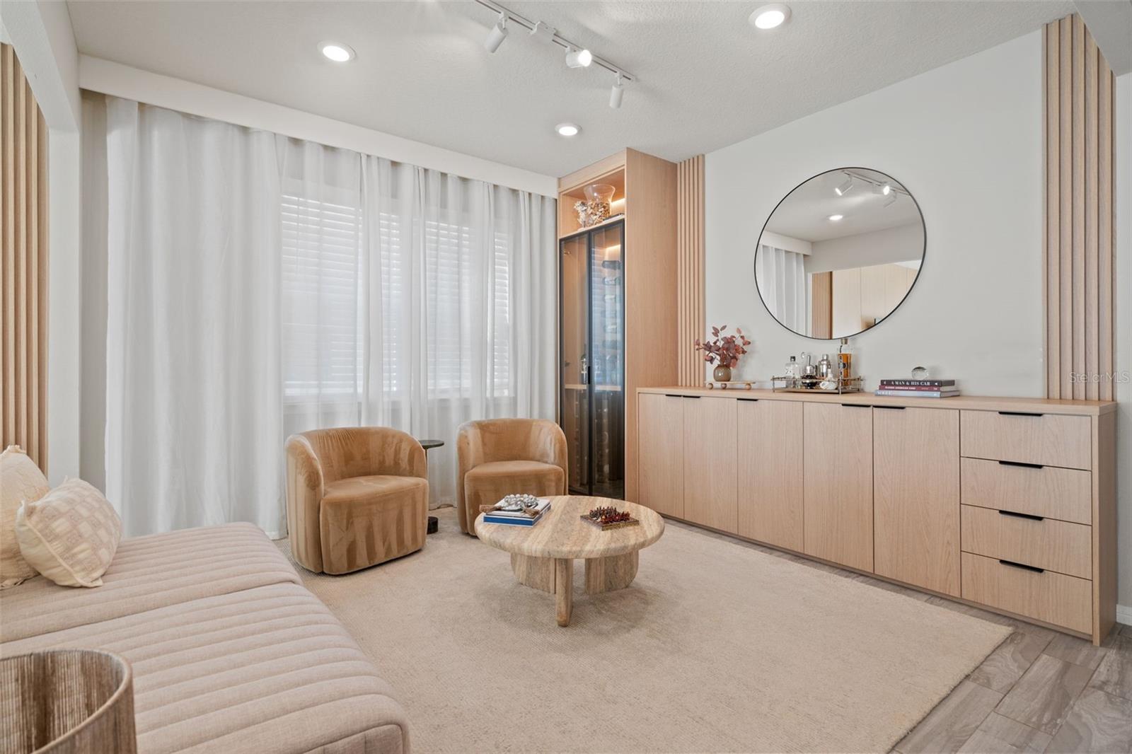 Image 11 of 51 For 2469 Southlawn Lane