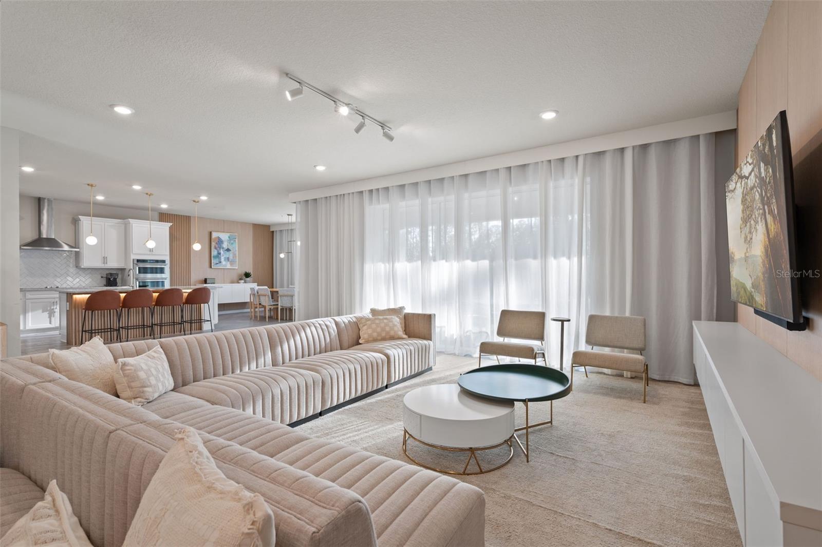 Image 15 of 51 For 2469 Southlawn Lane