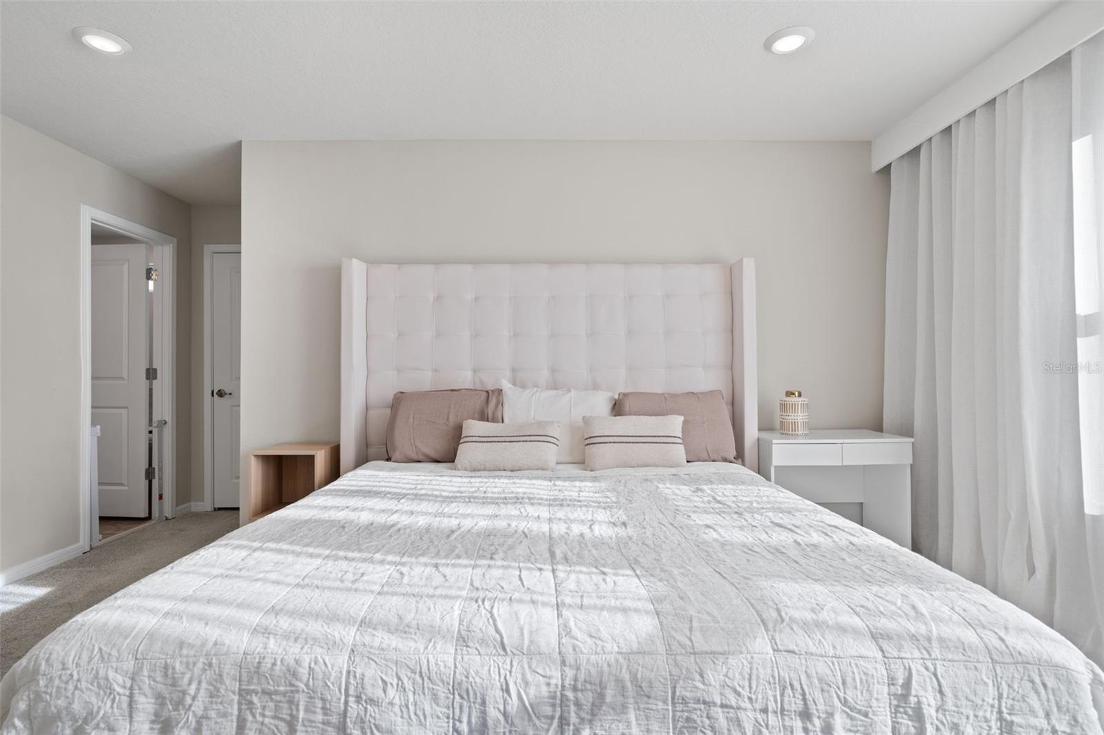 Image 38 of 51 For 2469 Southlawn Lane