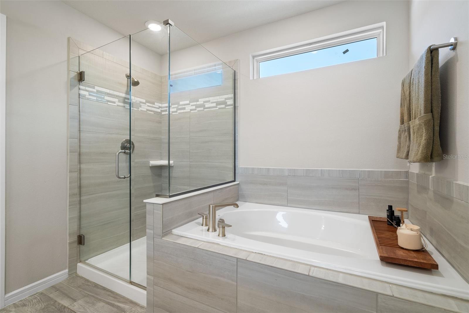 Image 41 of 51 For 2469 Southlawn Lane