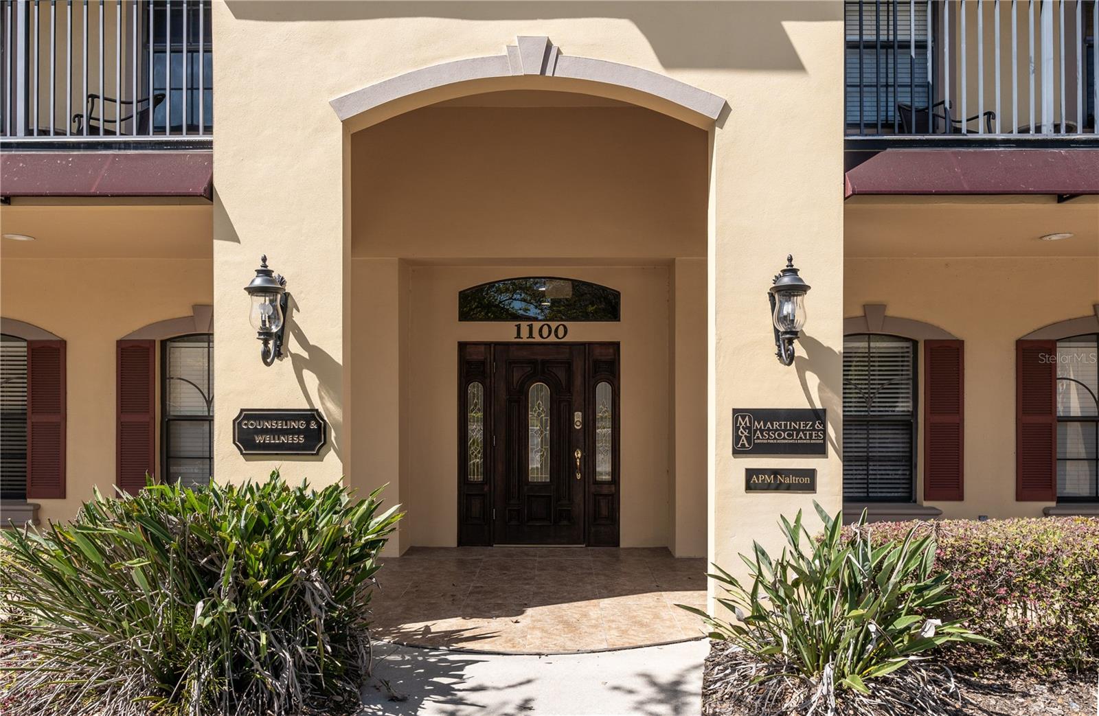 Image 6 of 12 For 1100 Town Plaza Court 2010-f