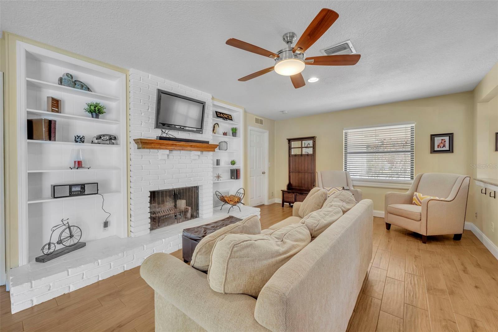 Image 12 of 49 For 781 Goldwater Court