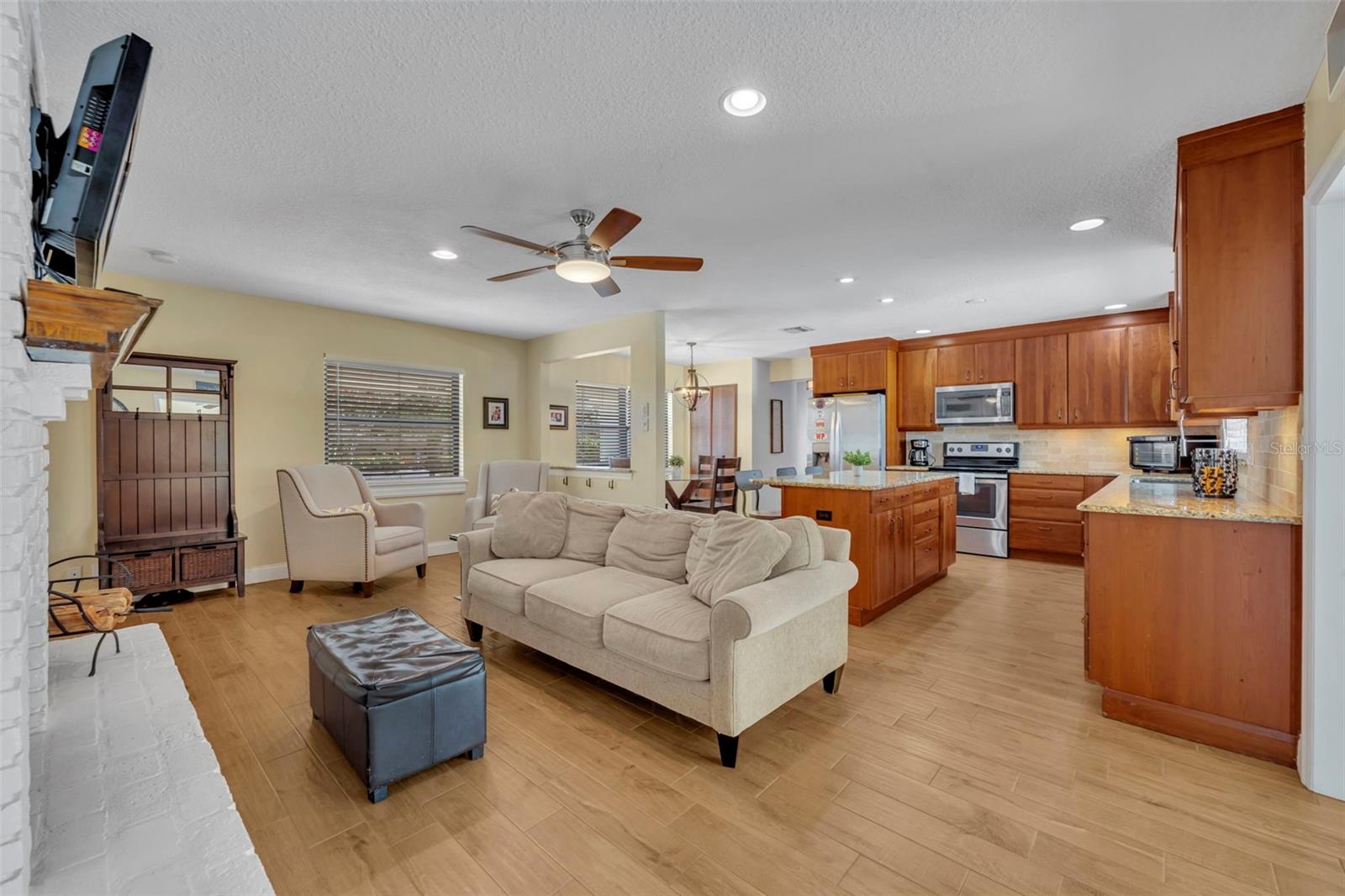 Image 13 of 49 For 781 Goldwater Court