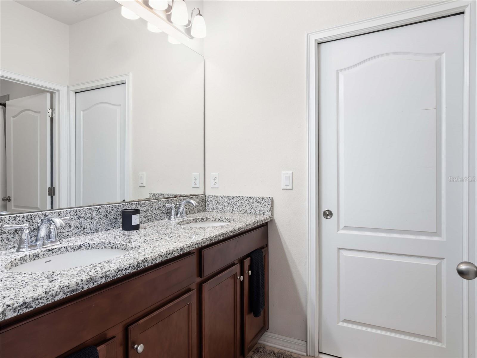 Image 21 of 31 For 10436 Siddington Drive