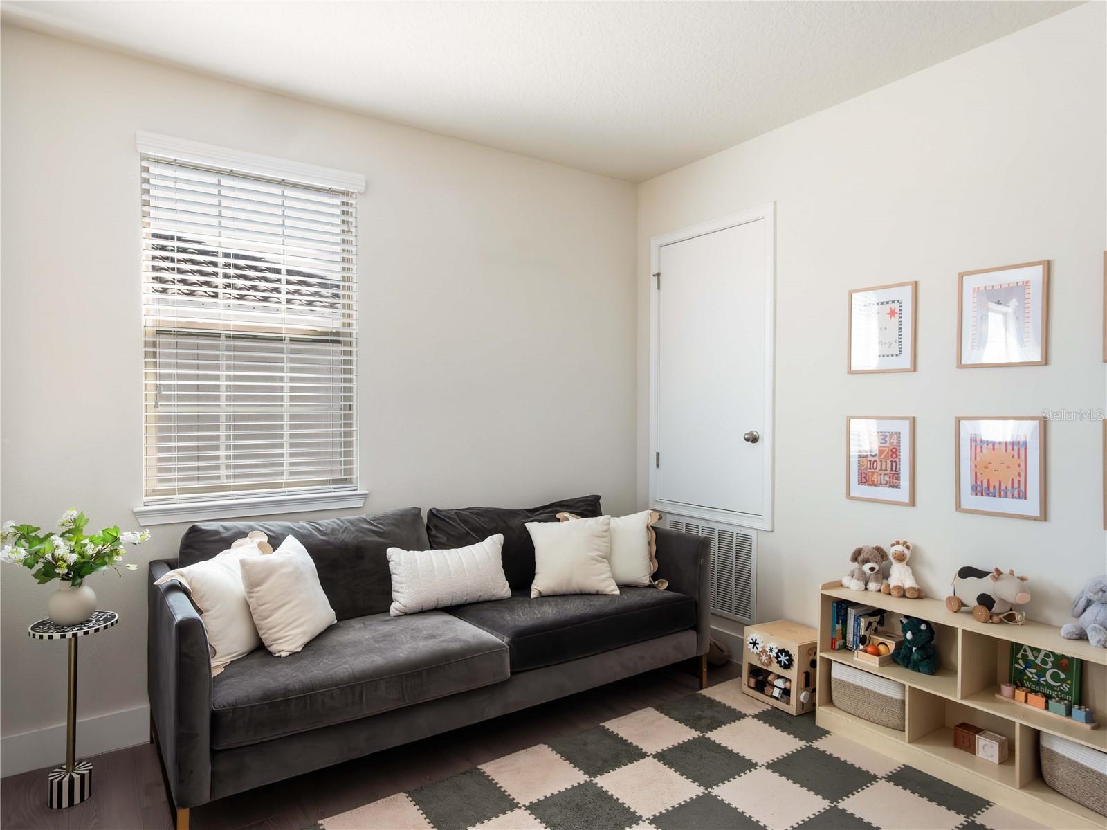 Image 23 of 31 For 10436 Siddington Drive