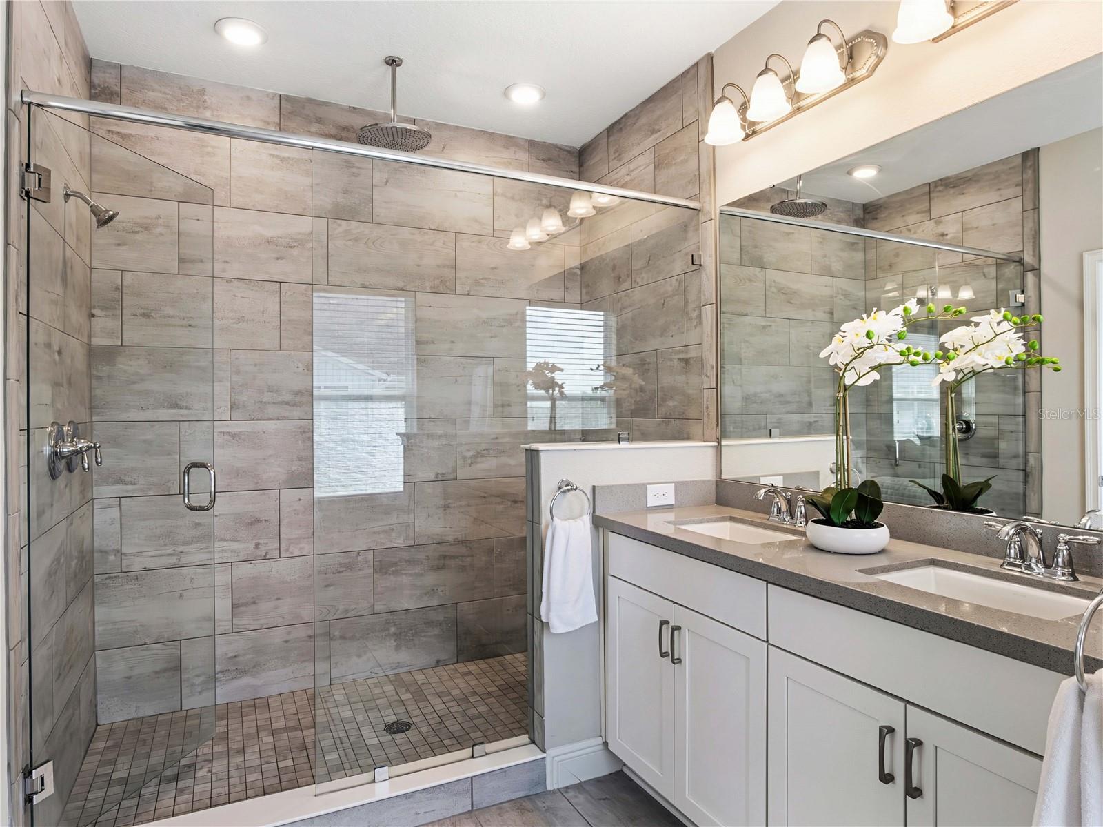 Image 14 of 31 For 13519 Heaney Avenue