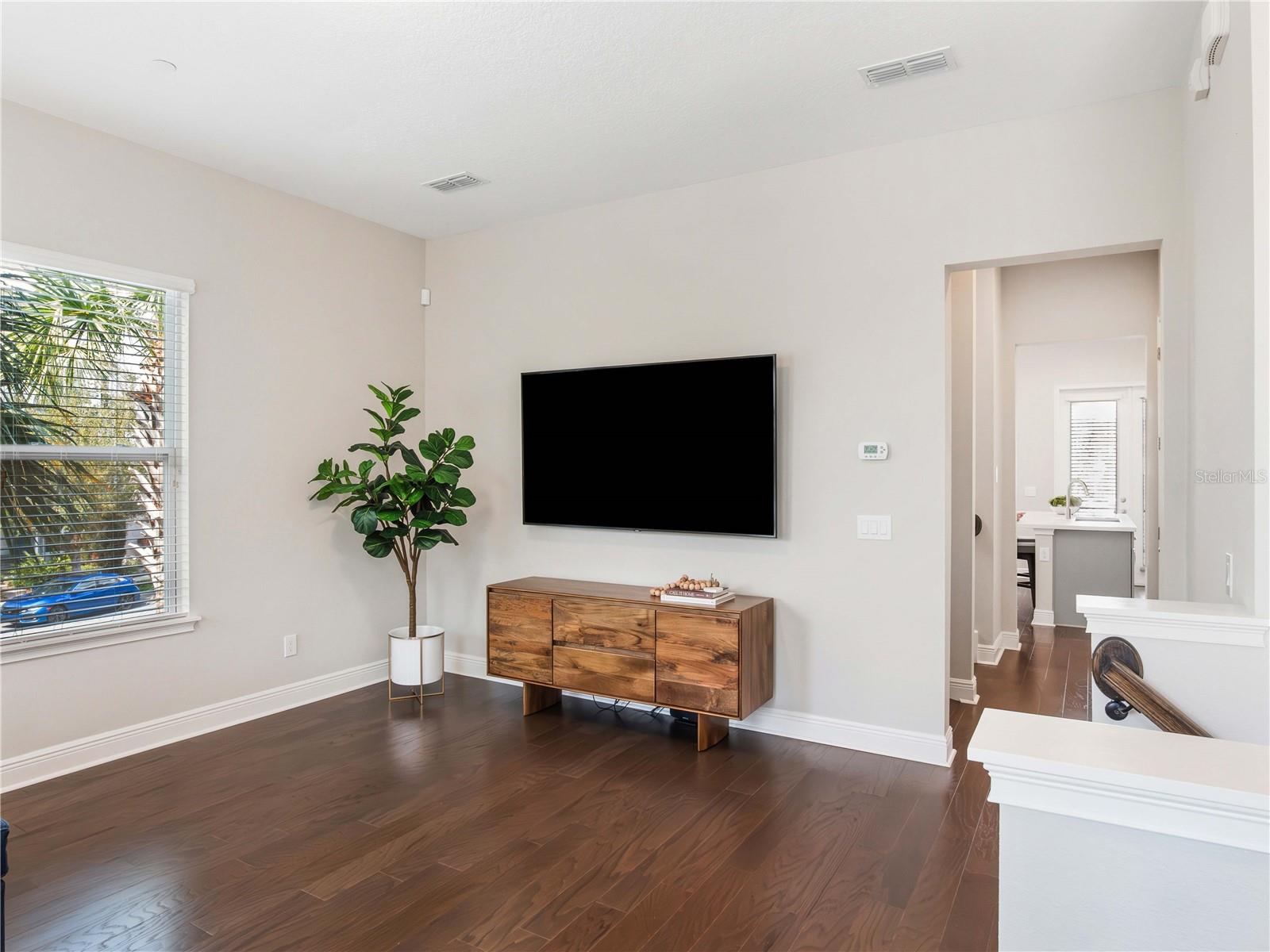 Image 4 of 31 For 13519 Heaney Avenue