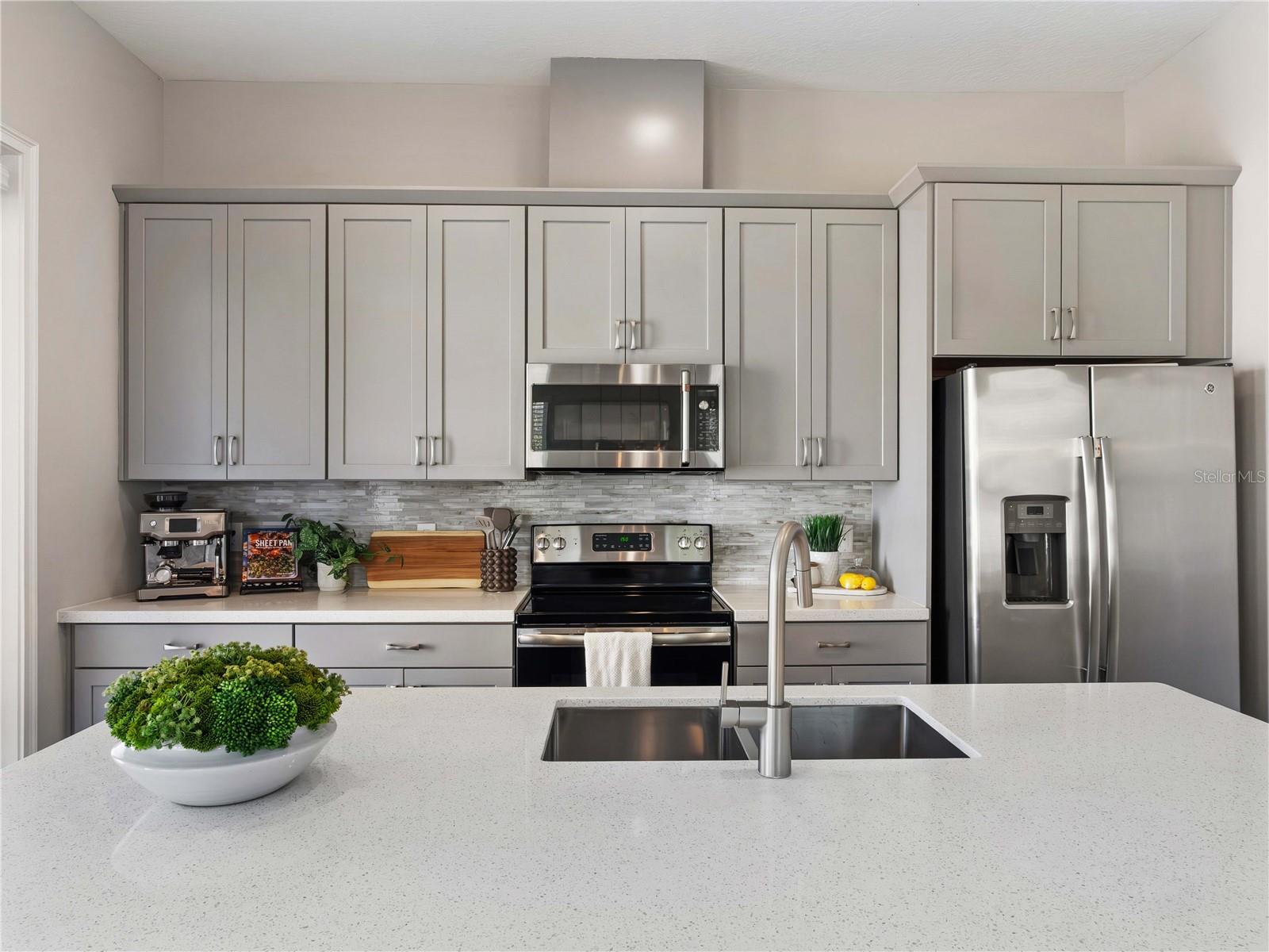 Image 5 of 31 For 13519 Heaney Avenue