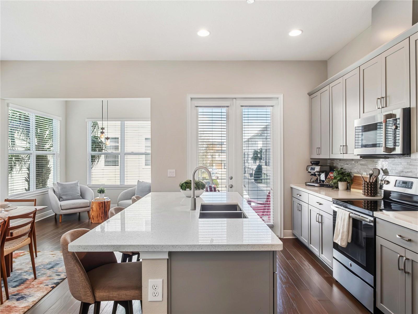 Image 6 of 31 For 13519 Heaney Avenue