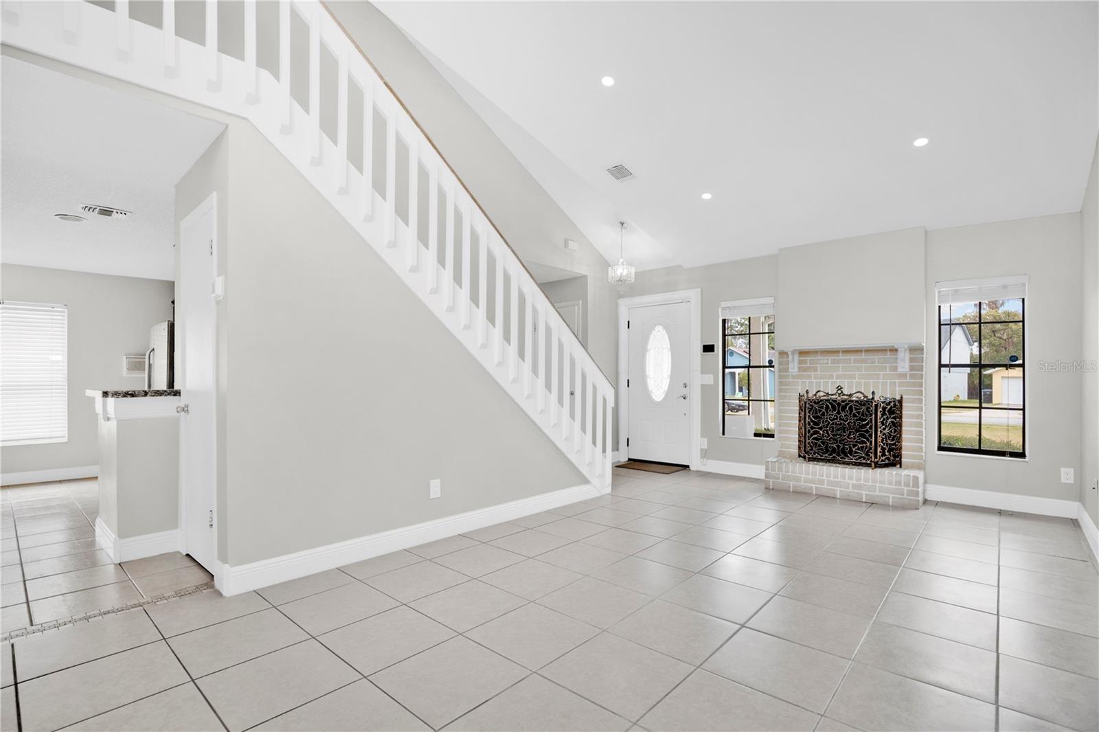 Image 4 of 34 For 682 Ascot Circle