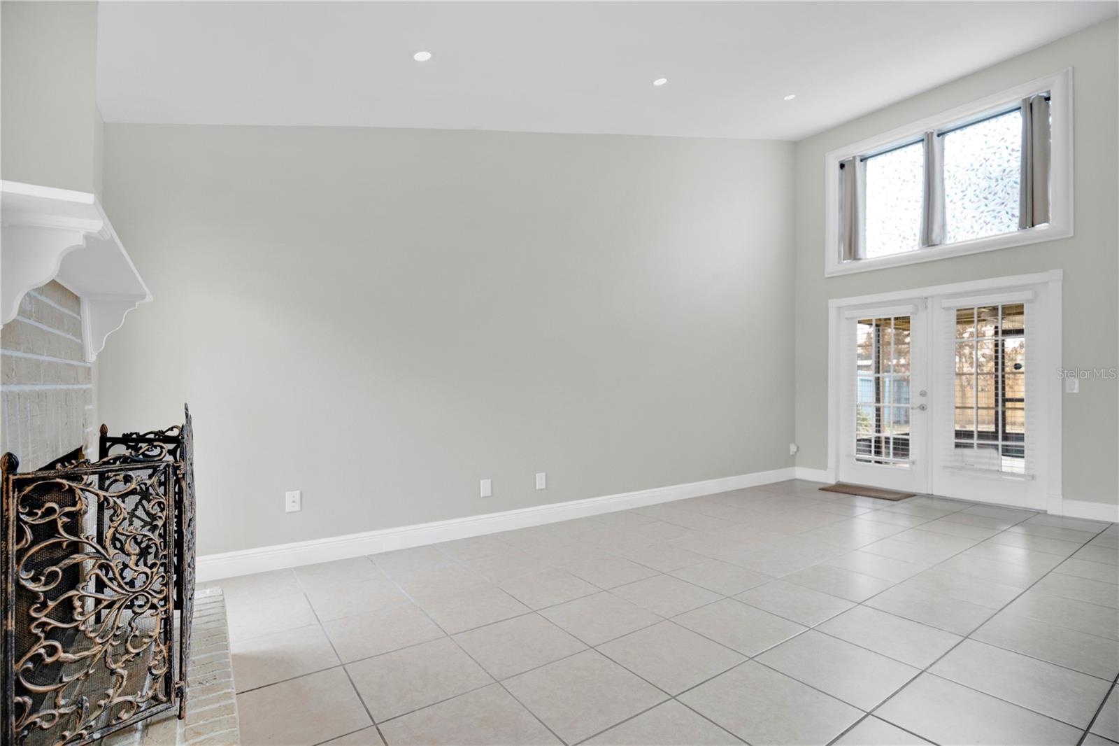 Image 5 of 34 For 682 Ascot Circle