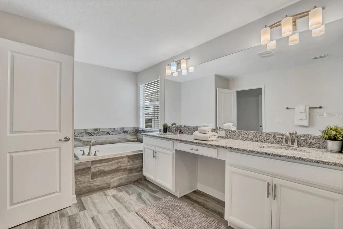 Image 21 of 42 For 4769 Kings Castle Circle