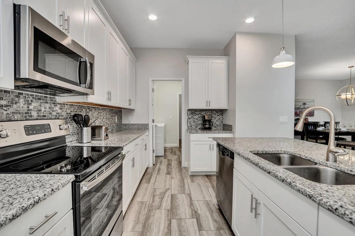 Image 5 of 42 For 4769 Kings Castle Circle