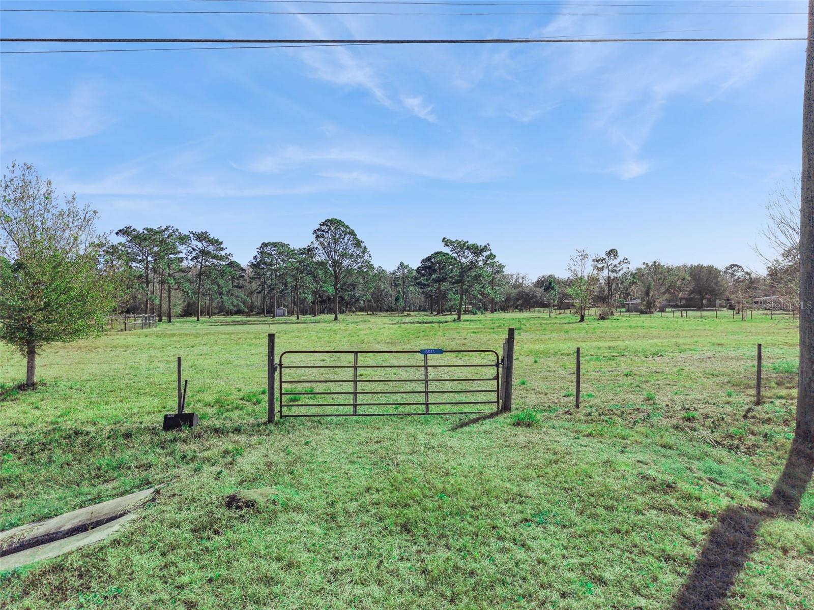 Image 3 of 23 For 5011 Dallas Boulevard