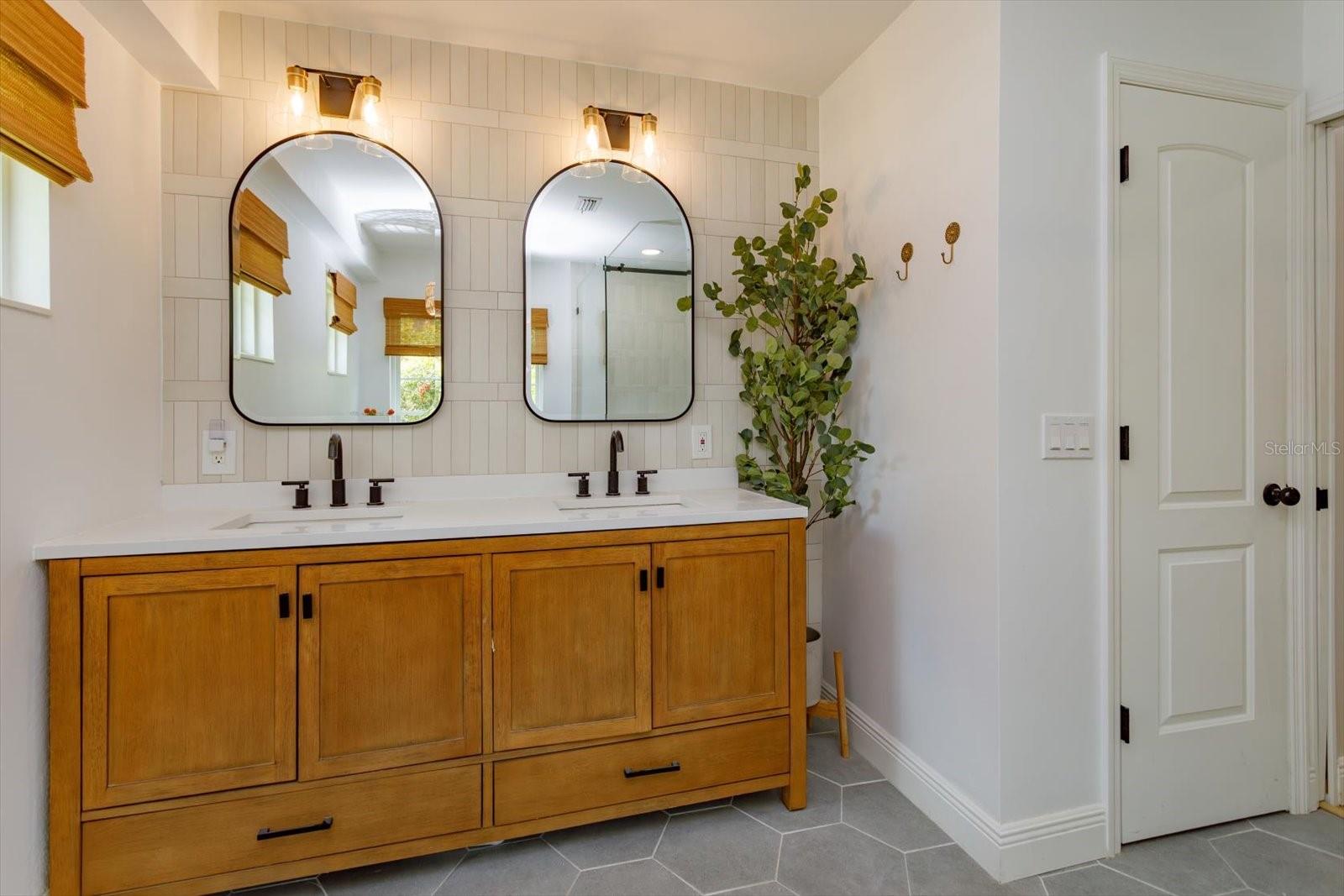 Image 24 of 55 For 2681 Fitzhugh Road