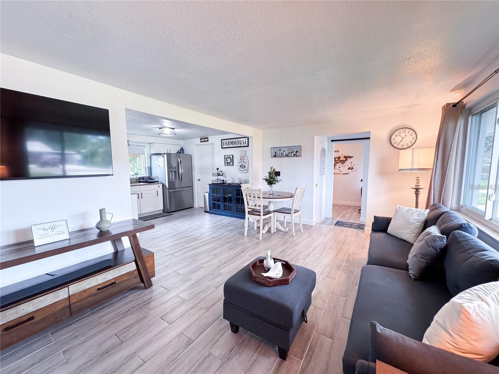 Image 13 of 29 For 9616 Pine Ridge Avenue