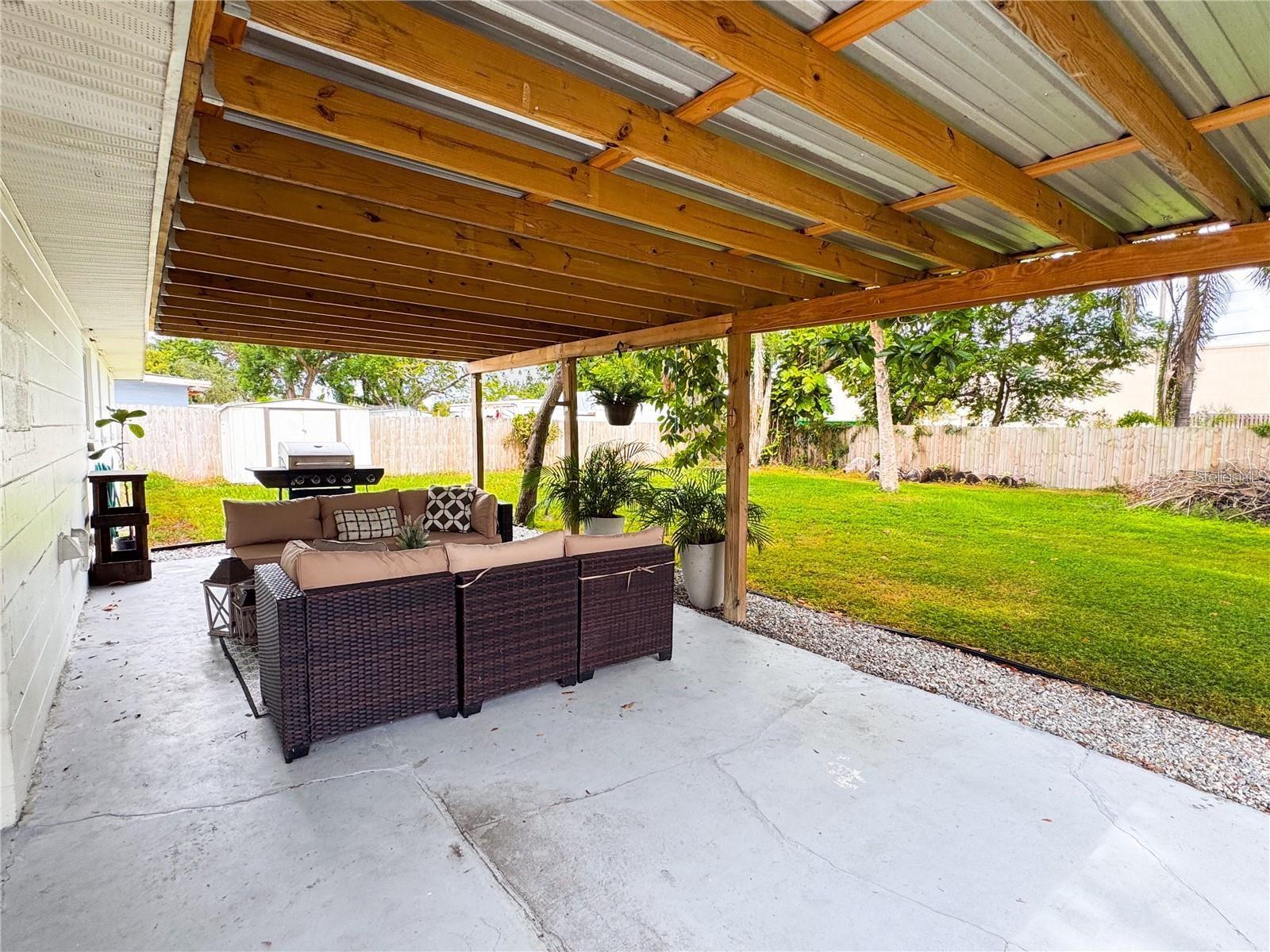 Image 7 of 29 For 9616 Pine Ridge Avenue