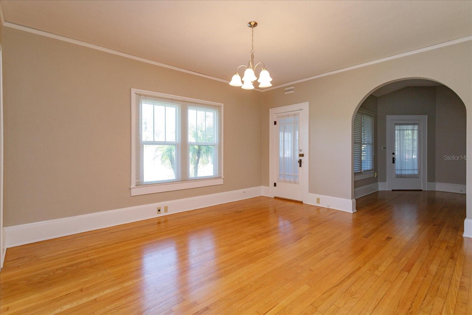 Image 10 of 25 For 310 Concord Drive