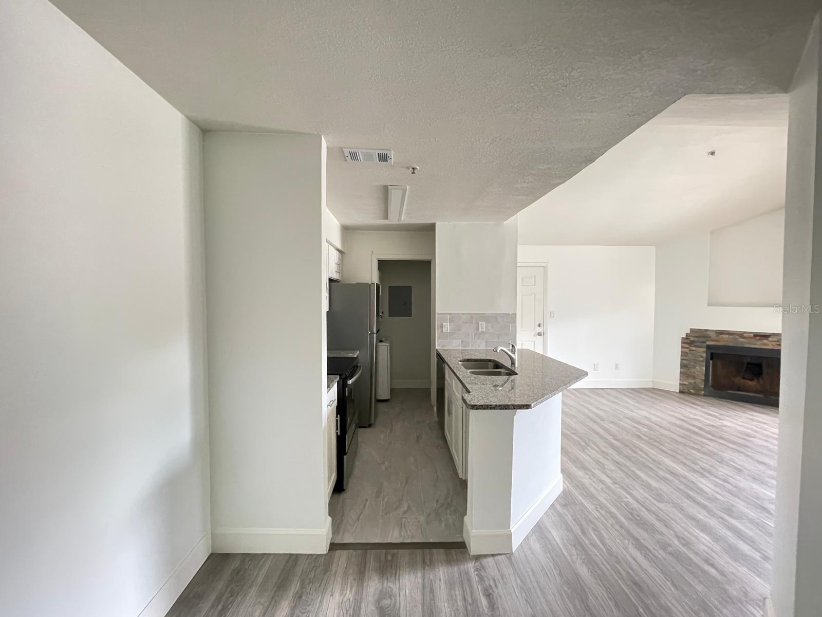 Image 23 of 30 For 236 Afton Square 305