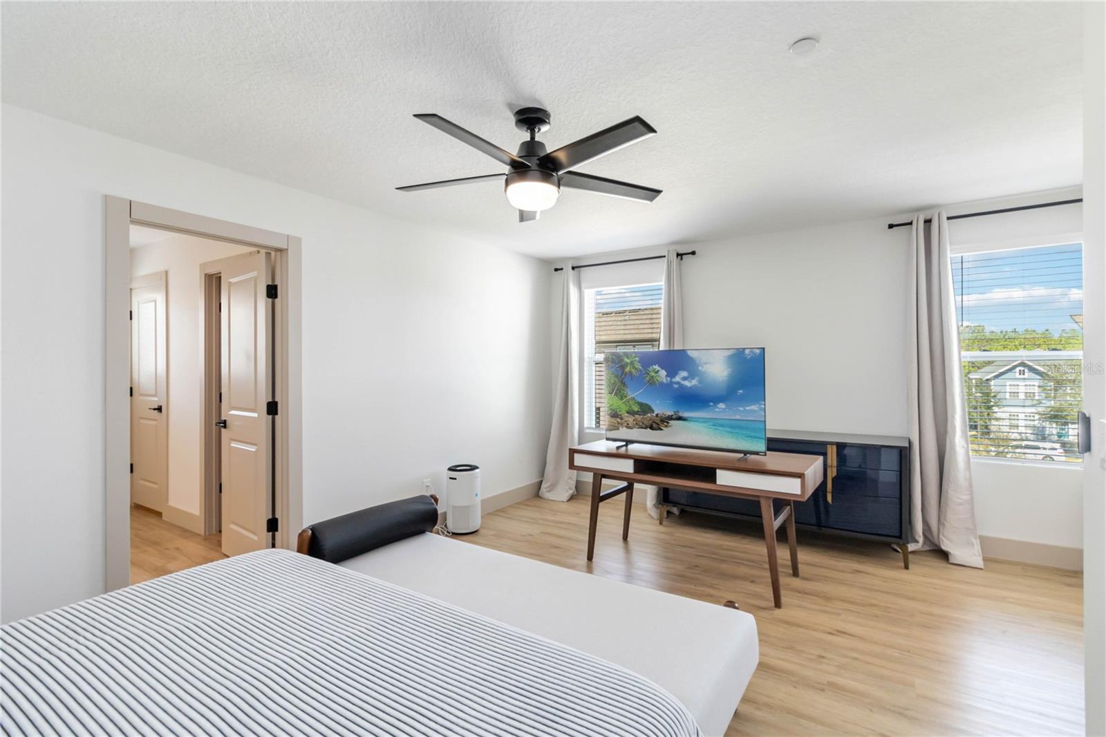 Image 31 of 51 For 12717 Hershko Alley