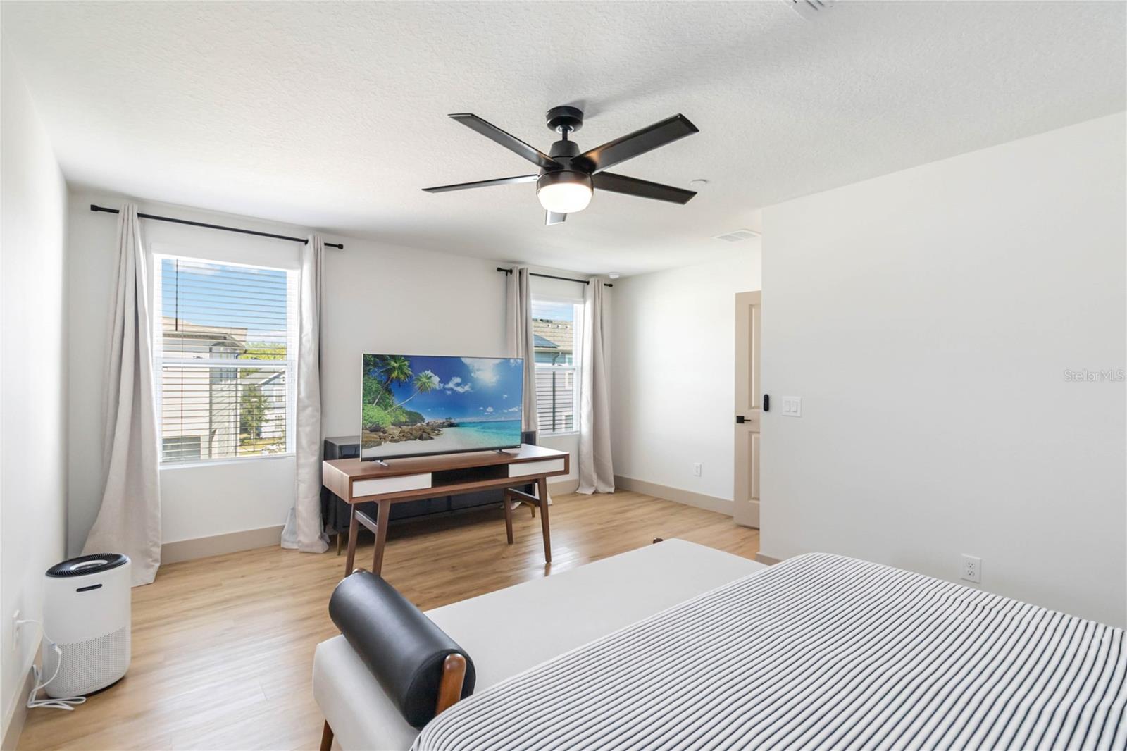 Image 32 of 51 For 12717 Hershko Alley