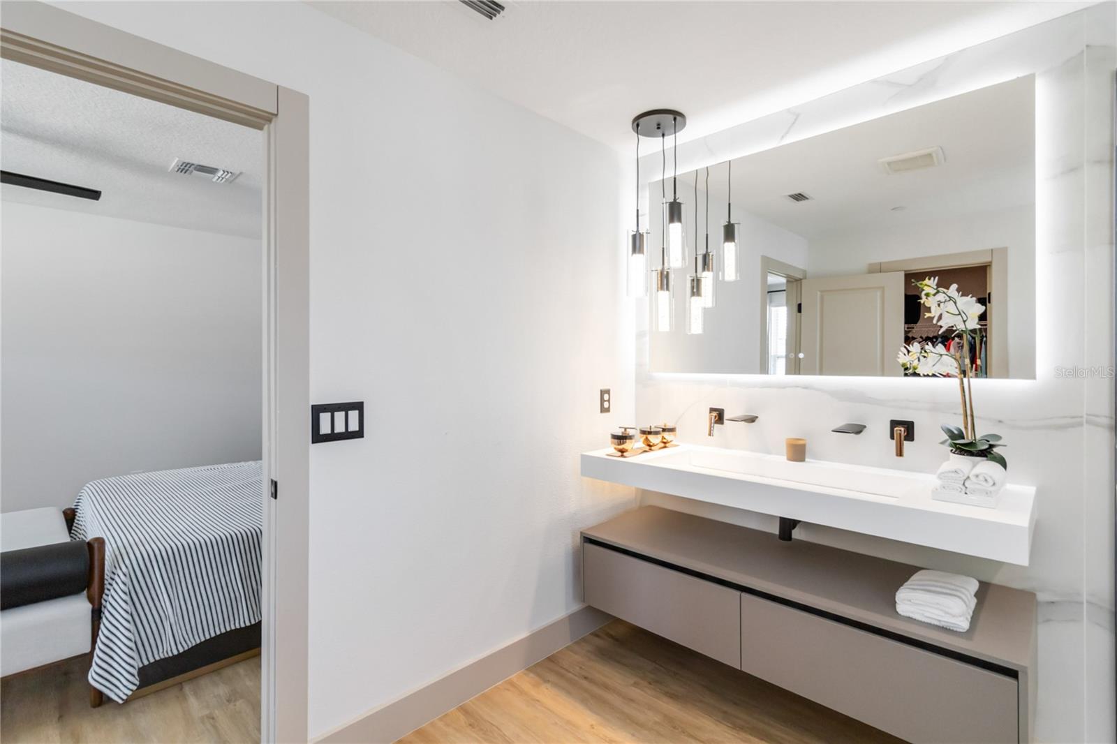 Image 34 of 51 For 12717 Hershko Alley