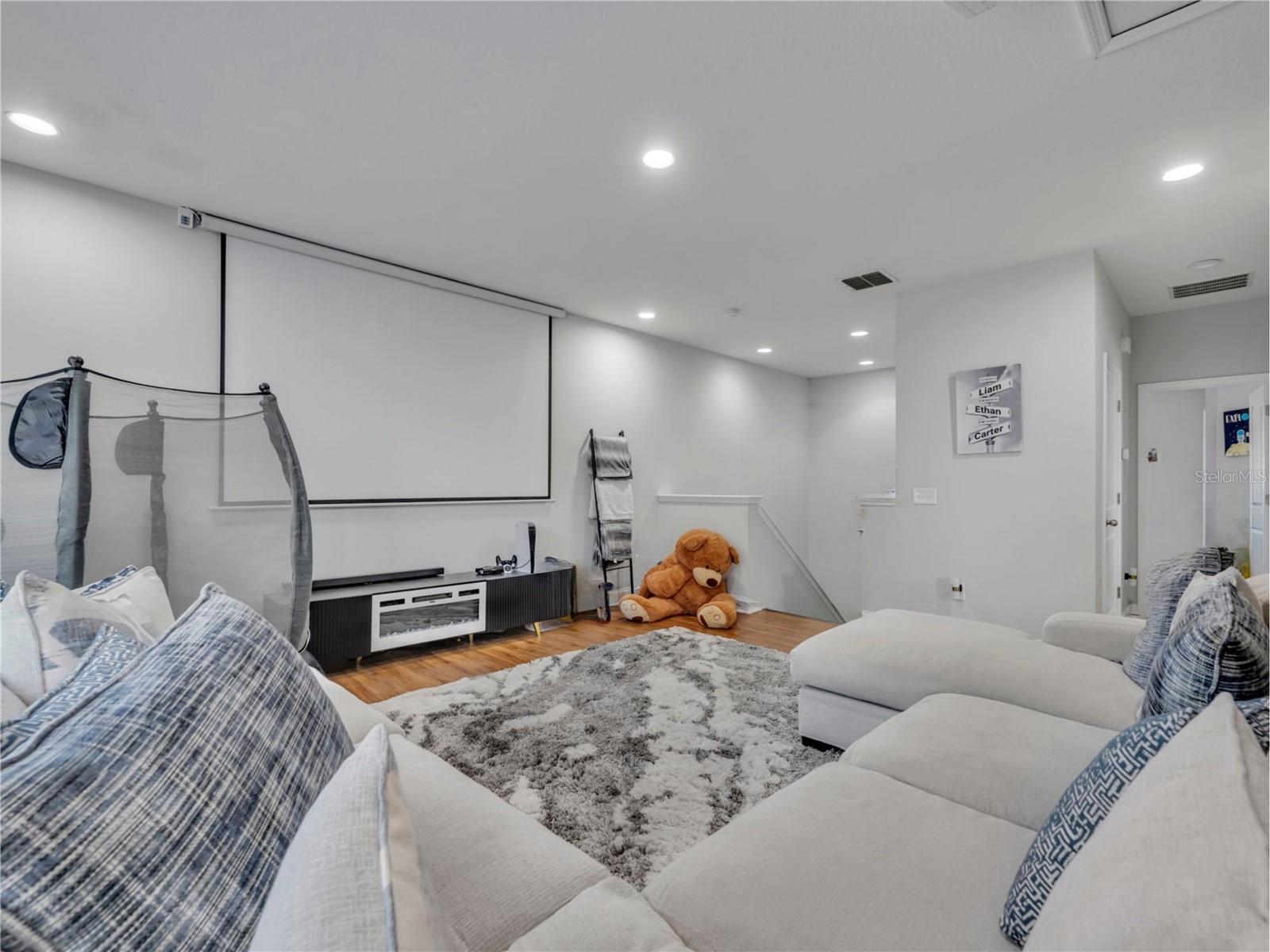 Image 37 of 50 For 17146 Gathering Place Circle