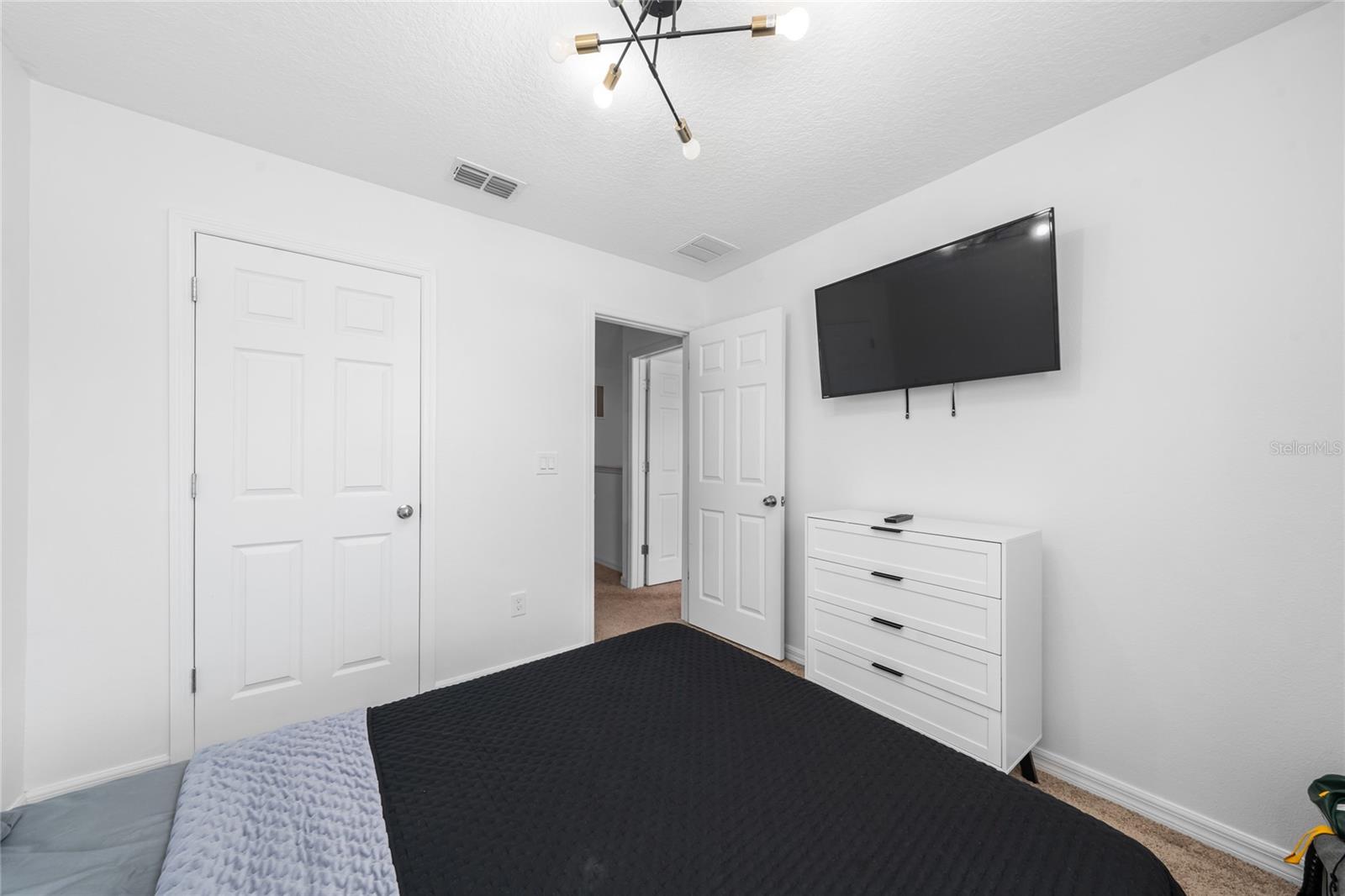 Image 16 of 41 For 16425 Prairie School Drive