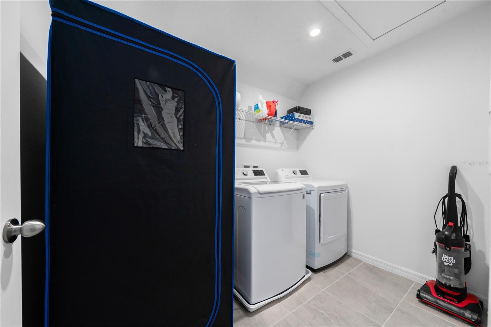 Image 20 of 41 For 16425 Prairie School Drive