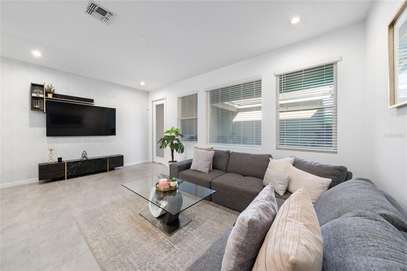 Image 6 of 41 For 16425 Prairie School Drive