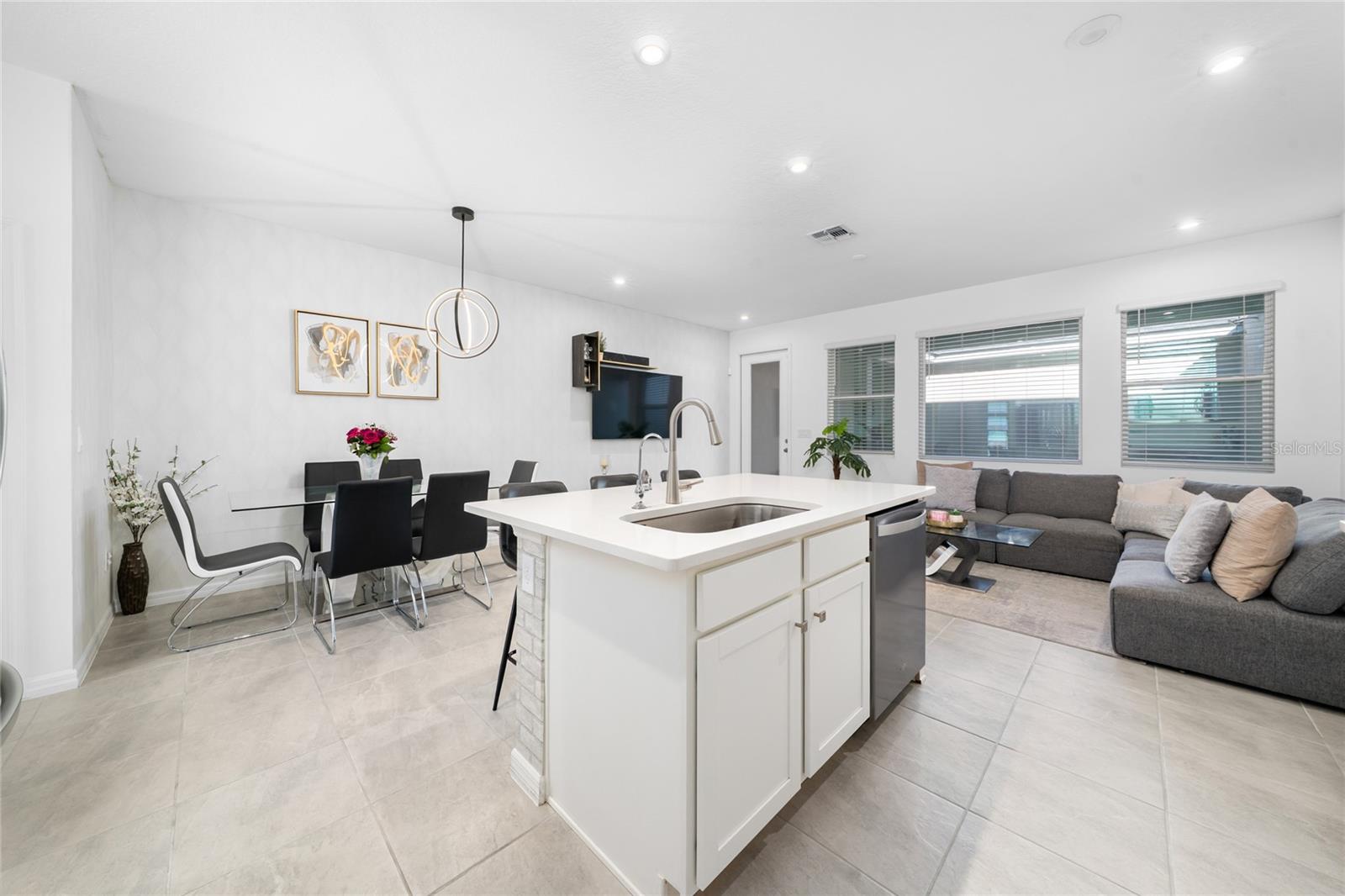 Image 8 of 41 For 16425 Prairie School Drive