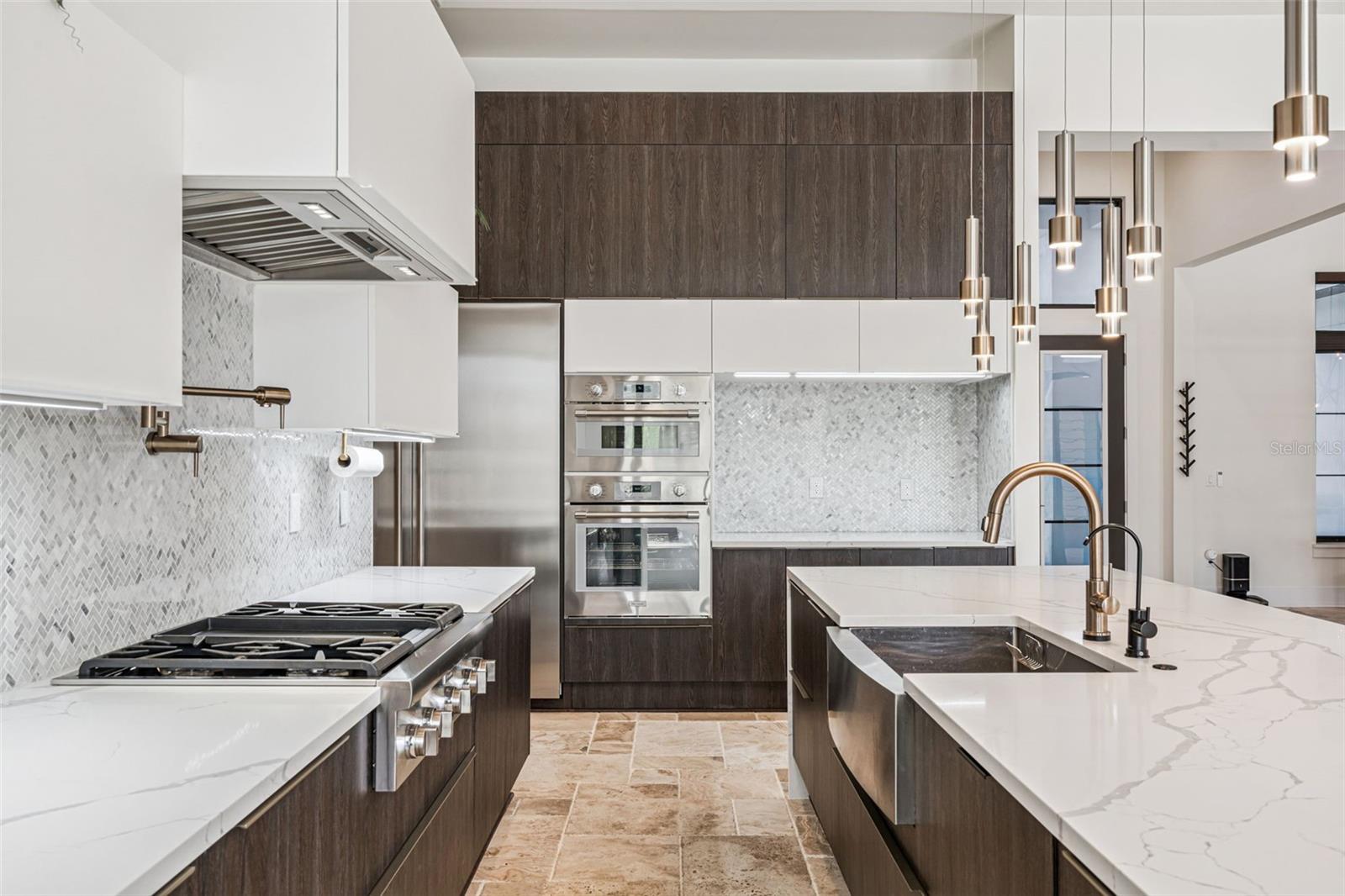 Image 10 of 43 For 15136 Pendio Drive