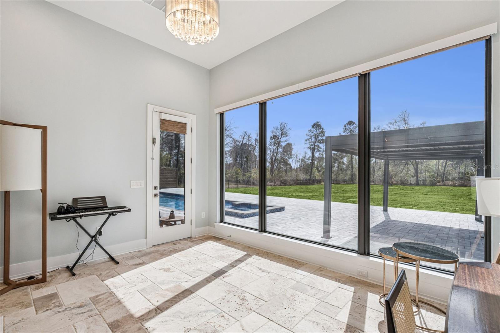 Image 14 of 43 For 15136 Pendio Drive