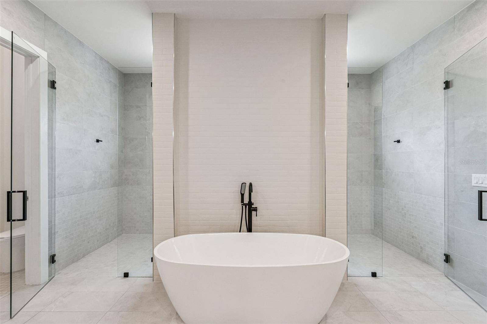 Image 17 of 43 For 15136 Pendio Drive