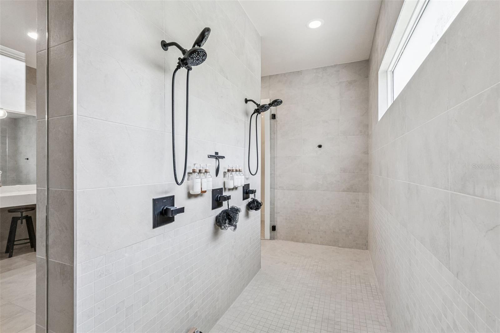 Image 18 of 43 For 15136 Pendio Drive