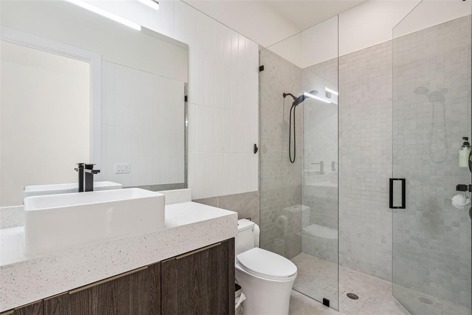 Image 23 of 43 For 15136 Pendio Drive