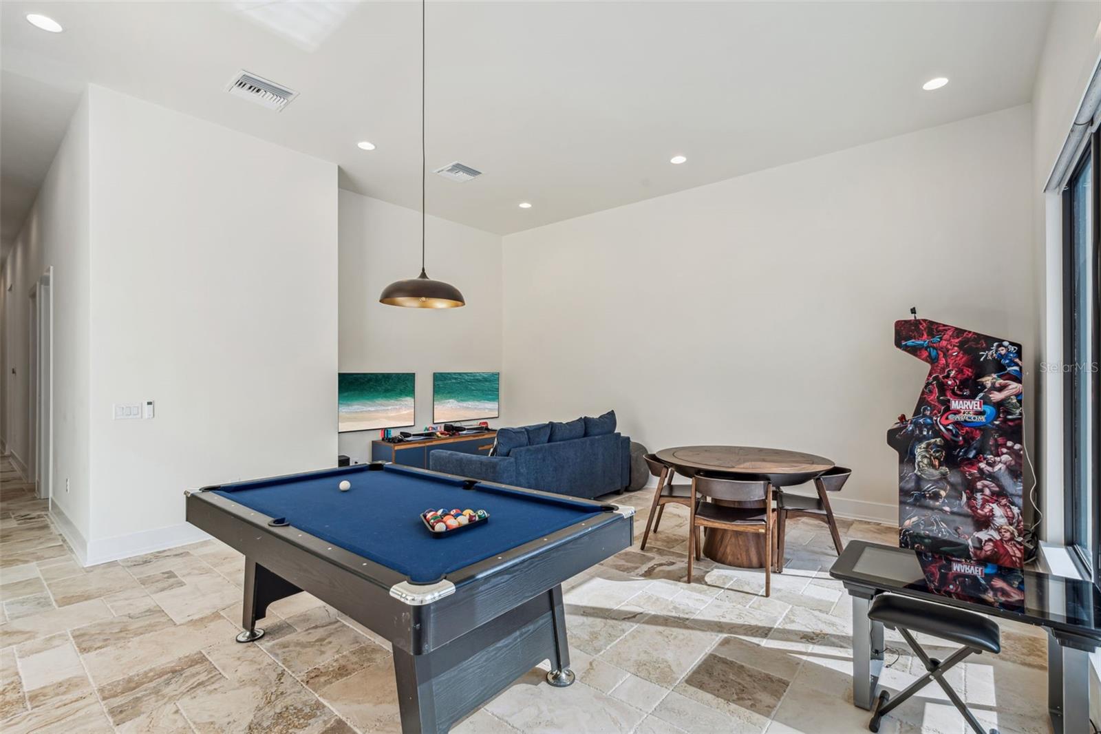 Image 28 of 43 For 15136 Pendio Drive