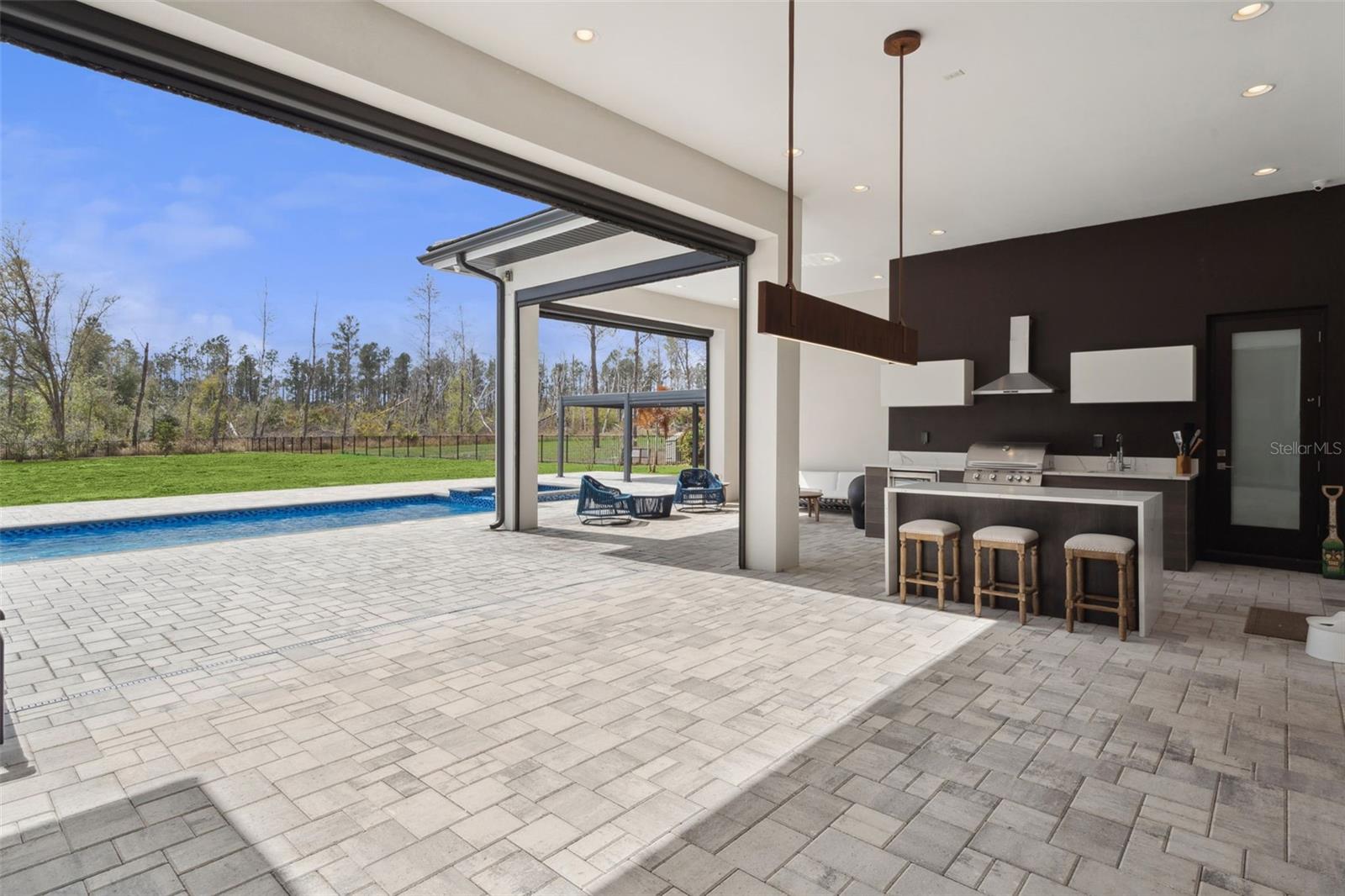 Image 32 of 43 For 15136 Pendio Drive