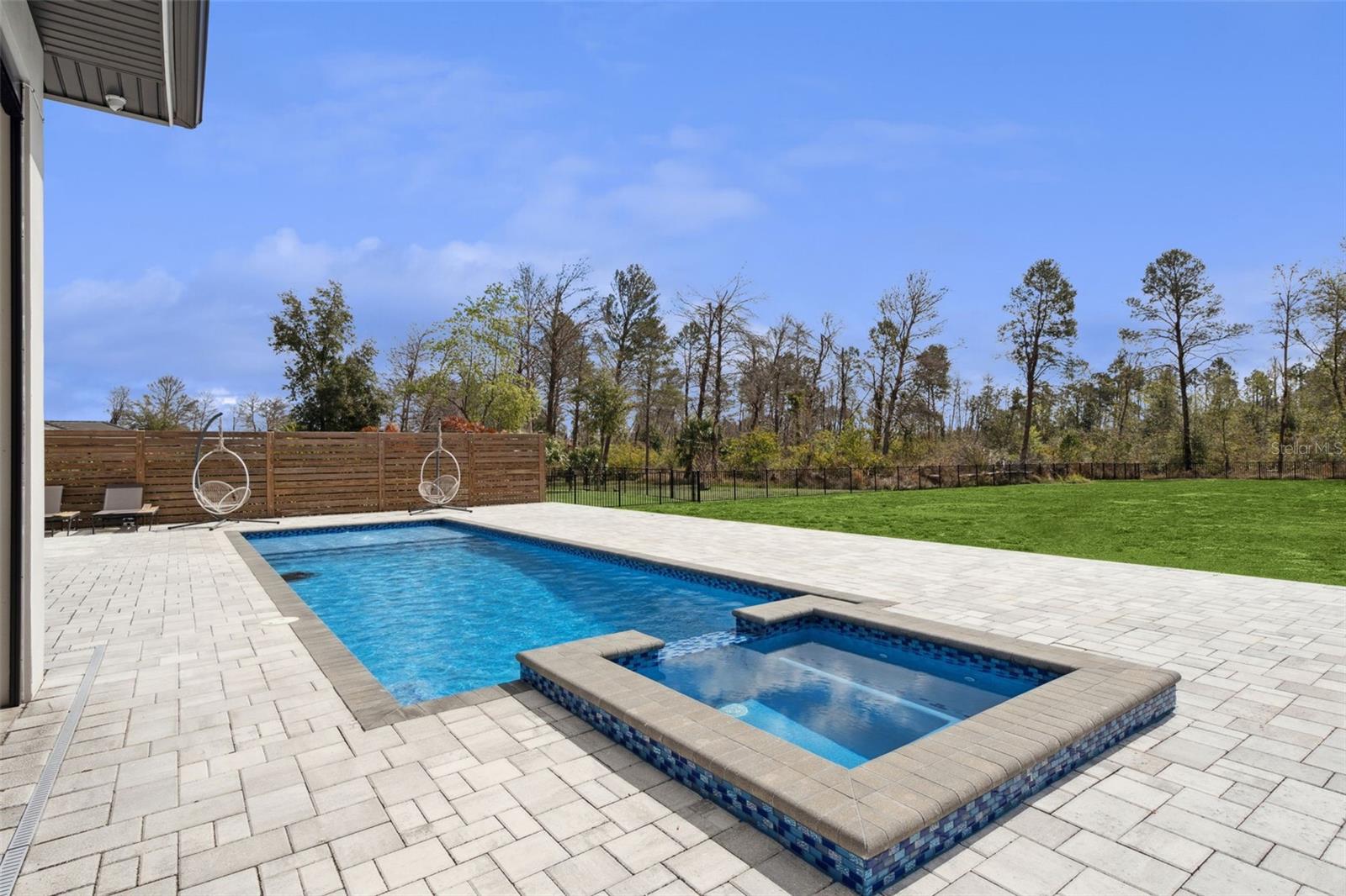 Image 38 of 43 For 15136 Pendio Drive