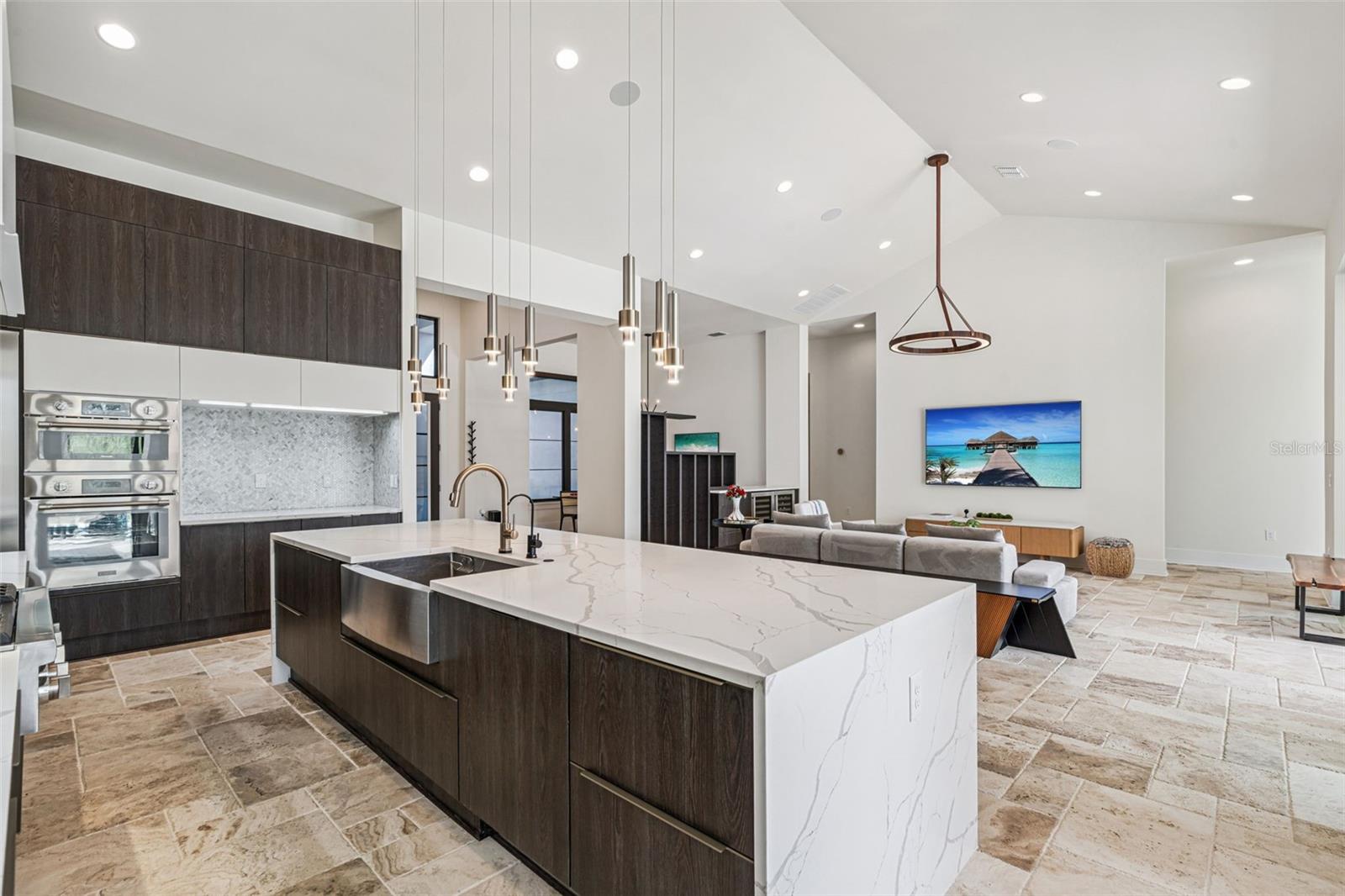 Image 6 of 43 For 15136 Pendio Drive