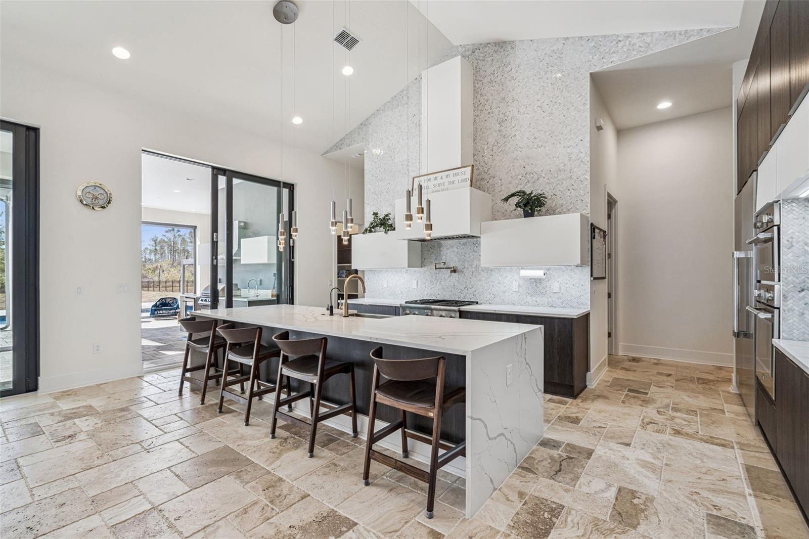 Image 7 of 43 For 15136 Pendio Drive