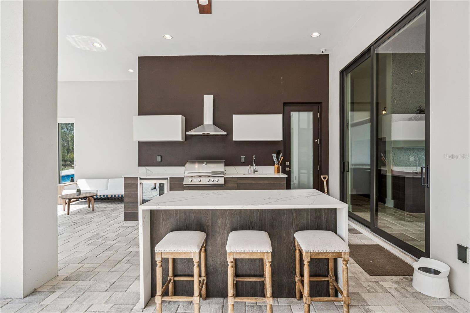 Image 9 of 43 For 15136 Pendio Drive