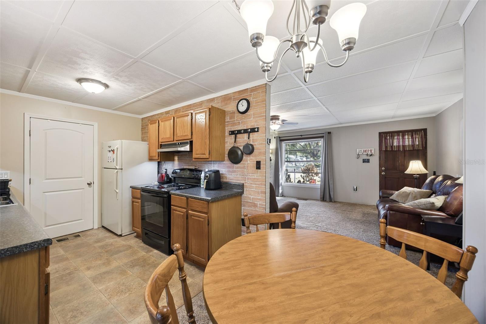 Image 11 of 35 For 1366 Wildwood Street